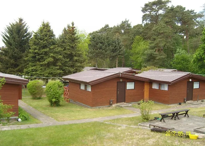 山林小屋 琥珀娱乐中心酒店 *