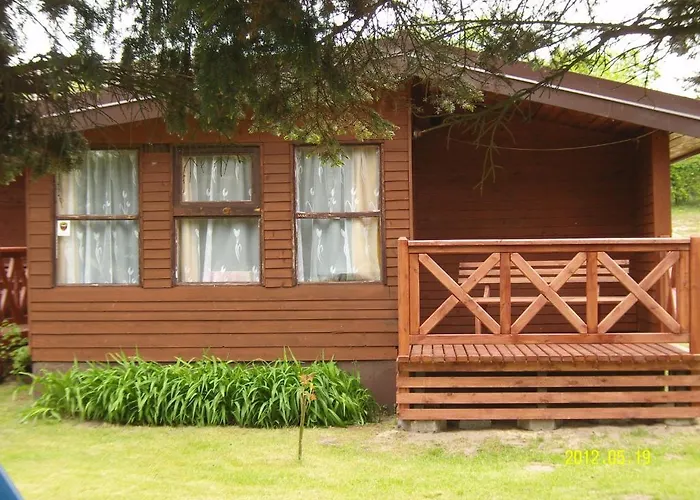 山林小屋 琥珀娱乐中心酒店